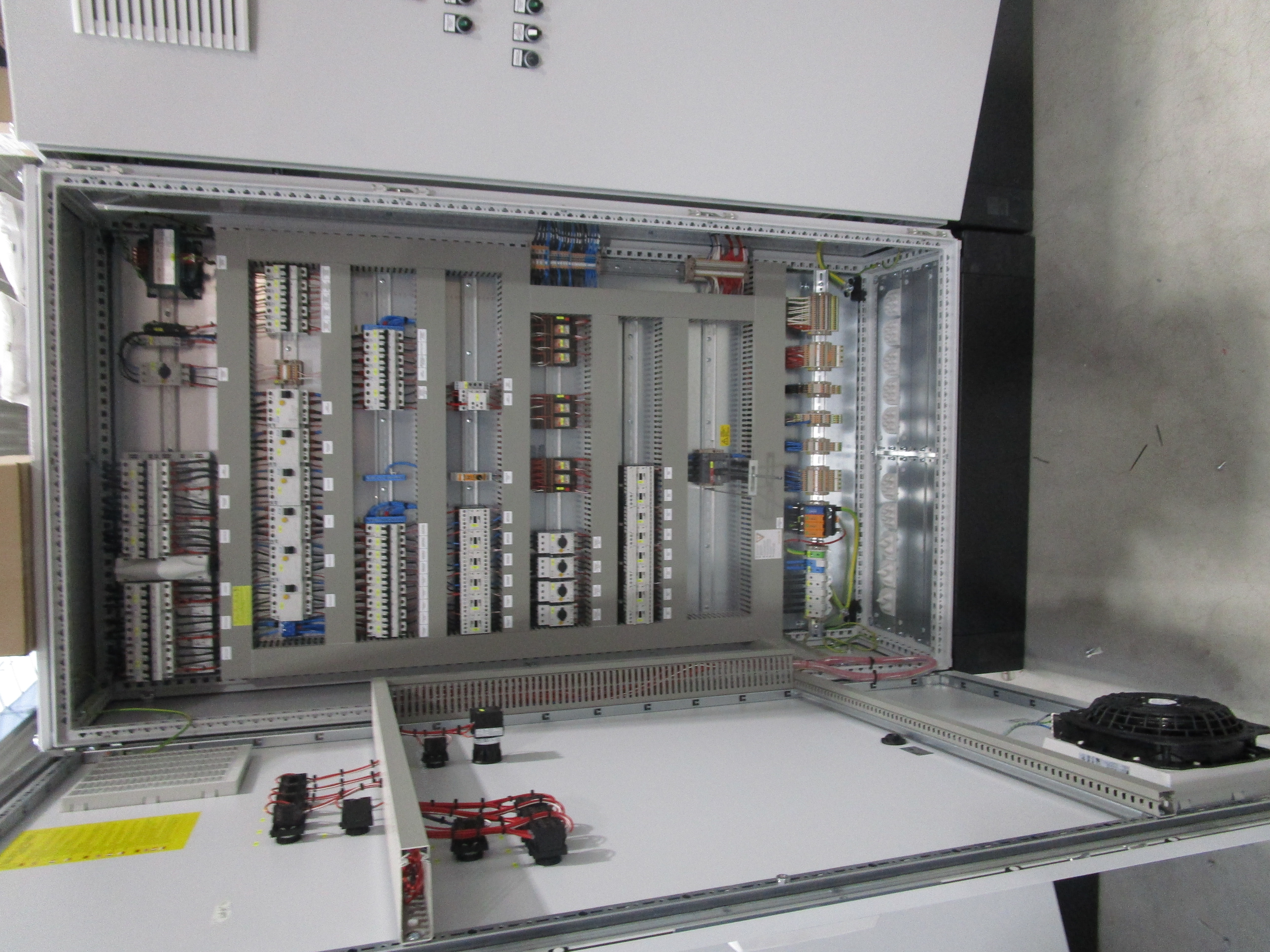 Control cabinet Natura Primus 1800 Viper inside